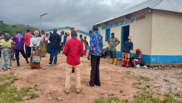 Lusenda : les réfugiés burundais dénoncent la maltraitance et le harcèlement devant les bureaux du comité directeur du camp